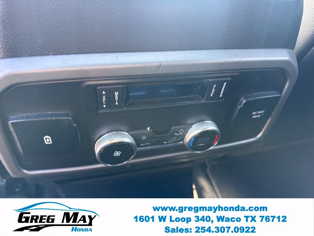 Used 2018 Ford Expedition XLT w/ Equipment Group 202A AWD/4WD image 27