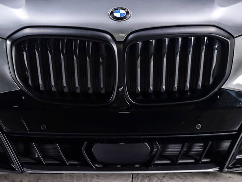 Used 2024 BMW X5 xDrive40i w/ M Sport Package AWD/4WD image 9