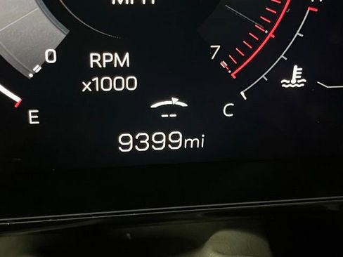 Used 2025 GMC Yukon XL Denali AWD/4WD image 28