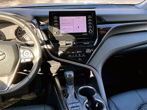 Used 2023 Toyota Camry SE image 6