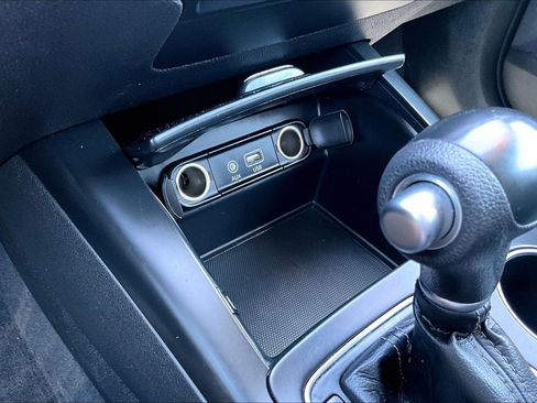 Used 2017 Kia Sorento AWD image 22