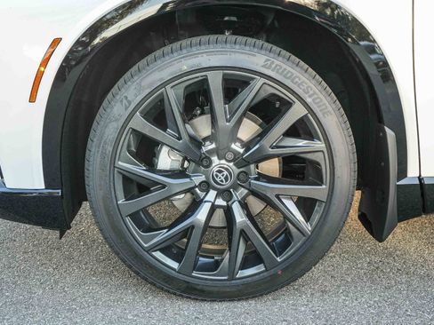 New 2026 Toyota Crown Signia Limited image 11