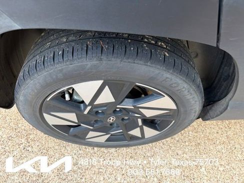 Used 2024 Hyundai Kona SEL w/ Convenience Package FWD image 12