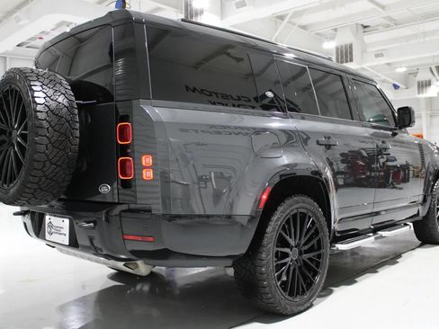 Used 2023 Land Rover Defender 130 X-Dynamic SE AWD/4WD image 37