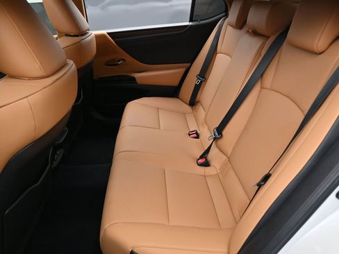 Used 2025 Lexus ES 350 w/ Premium Package image 29