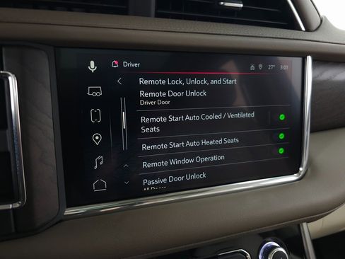 Used 2023 GMC Yukon Denali w/ Advanced Technology Package image 32