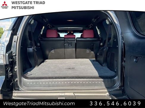 Used 2023 Lexus GX 460 Premium w/ Premium Package image 13