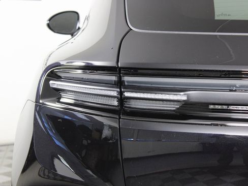 Certified 2025 Porsche Macan 4S Electric image 13