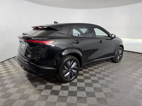 Used 2023 Nissan Ariya AWD image 5