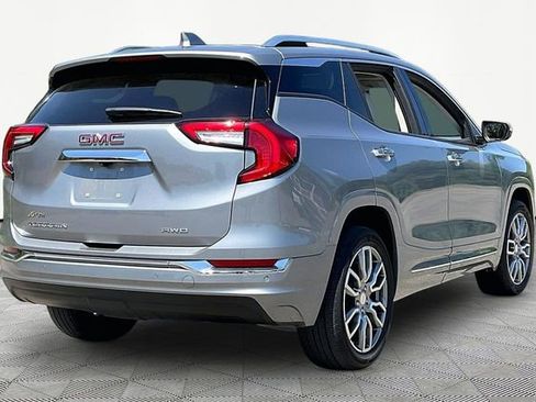 Used 2024 GMC Terrain Denali w/ Denali Premium Package AWD/4WD image 5