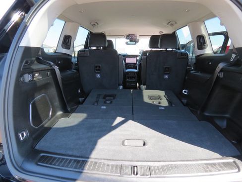 Used 2023 Jeep Grand Cherokee L Limited w/ Black Appearance Package image 24