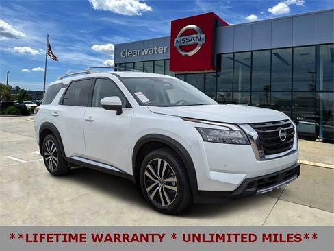Used 2025 Nissan Pathfinder Platinum w/ Cargo Package image 1