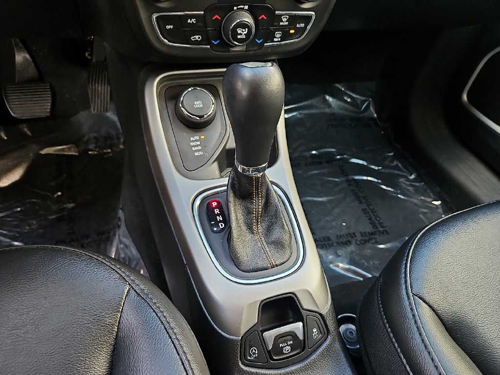 Used 2018 Jeep Compass Latitude w/ Popular Equipment Group AWD/4WD image 14