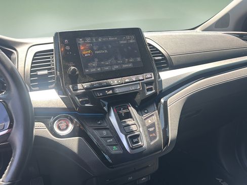 Used 2023 Honda Odyssey Touring image 11