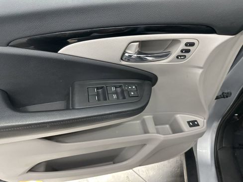 Used 2017 Honda Pilot Touring image 11