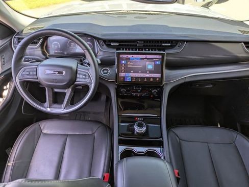 Used 2022 Jeep Grand Cherokee L Limited RWD image 19