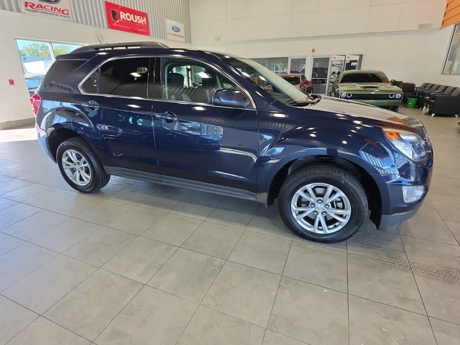 Used 2017 Chevrolet Equinox LT w/ Convenience Package AWD/4WD image 4