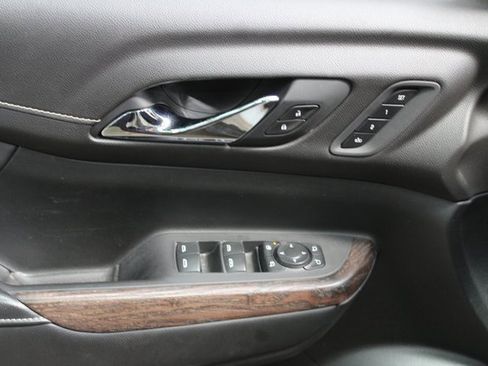 Used 2021 GMC Acadia Denali w/ GMC Pro Grade Package image 13