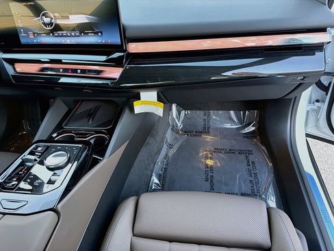 New 2027 BMW 530i xDrive w/ Premium Package AWD/4WD image 18
