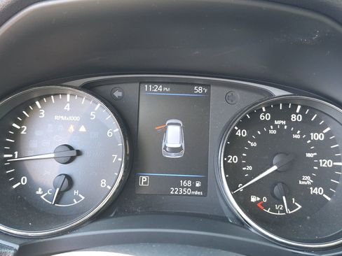 Used 2019 Nissan Rogue SV image 10