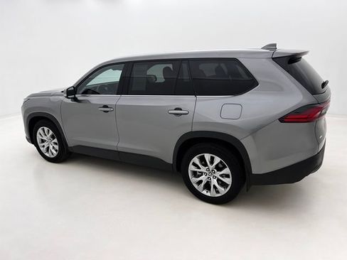 Used 2025 Toyota Grand Highlander AWD image 10