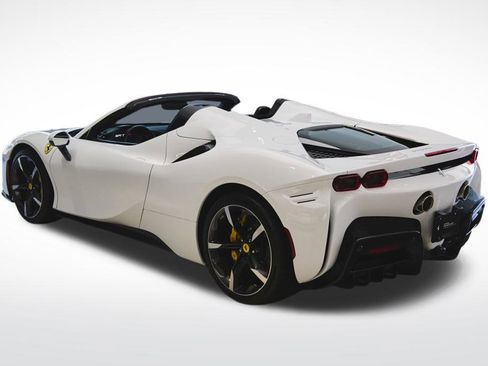 Used 2024 Ferrari SF90 Spider image 3