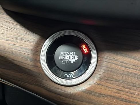 Used 2023 Jeep Grand Cherokee L Summit w/ Advanced Protech Group IV AWD/4WD image 41
