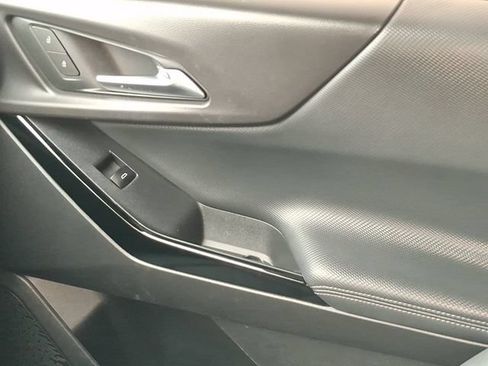 Used 2026 Chevrolet Equinox LT w/ Convenience Package II FWD image 31