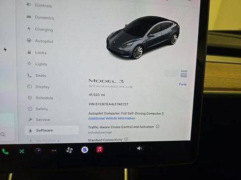 Used 2020 Tesla Model 3 Standard Range RWD image 10