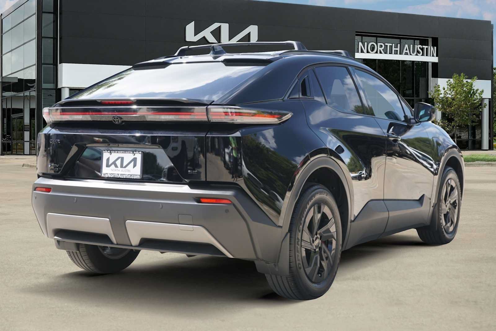 Used 2026 Toyota C-HR AWD/4WD image 4