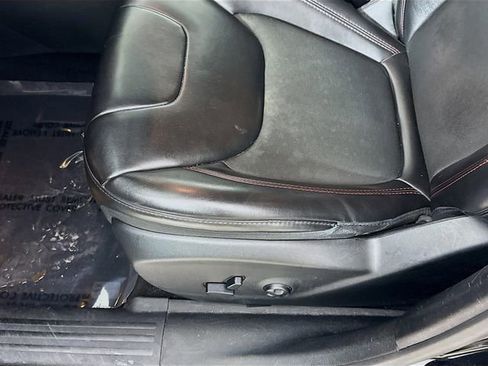 Used 2019 Jeep Cherokee Trailhawk image 18