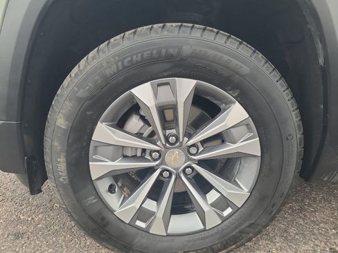 Used 2025 Chevrolet Equinox LT w/ Safety and Technology Package AWD/4WD image 11