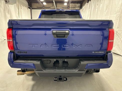 Used 2025 Toyota Tacoma TRD Off-Road image 6