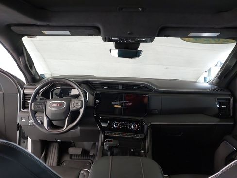 Used 2024 GMC Sierra 1500 AT4X image 5