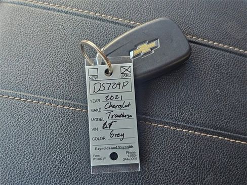 Used 2021 Chevrolet Traverse LT image 31