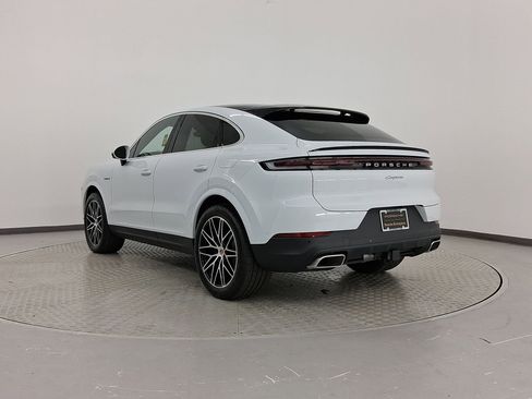 New 2026 Porsche Cayenne E-Hybrid image 3