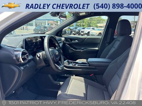 Certified 2026 Chevrolet Equinox LT AWD/4WD image 3