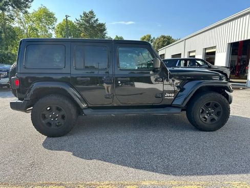 Used 2021 Jeep Wrangler Unlimited Sahara AWD/4WD image 6