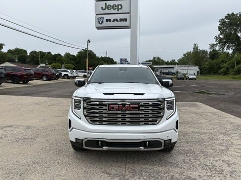 Used 2023 GMC Sierra 1500 Denali AWD/4WD image 2