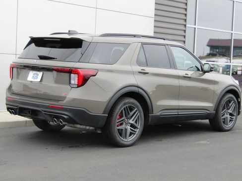New 2026 Ford Explorer ST image 7