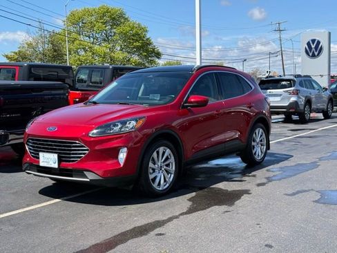 Used 2021 Ford Escape Titanium w/ Titanium Elite Package AWD/4WD image 3