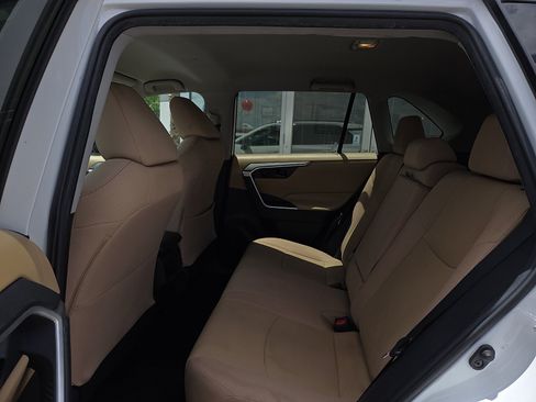 Used 2020 Toyota RAV4 LE w/ Carpet Mat Package FWD image 6
