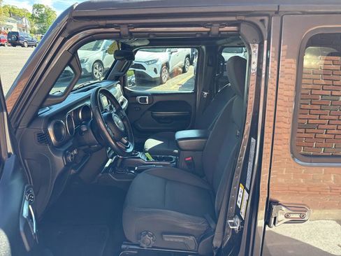 Used 2018 Jeep Wrangler Unlimited Sport S image 17