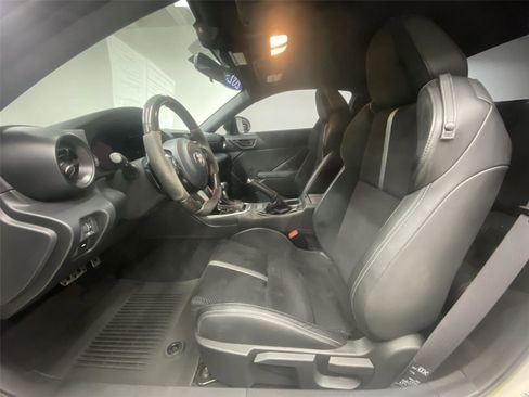 Used 2023 Toyota GR86 Premium w/ ALL Weather Mat Package (TMS) RWD image 17