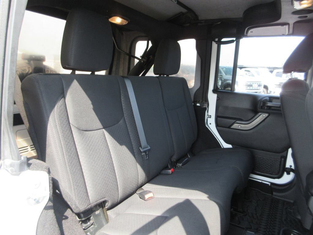 Used 2018 Jeep Wrangler Unlimited Sport S AWD/4WD image 20