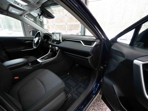 Used 2025 Toyota RAV4 XLE image 26