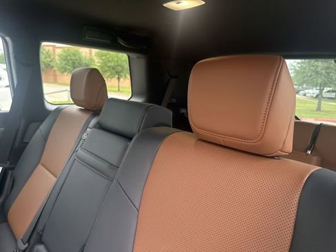 Used 2026 Lexus GX 550 image 9