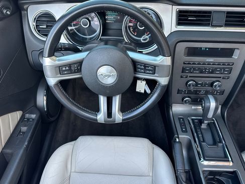 Used 2013 Ford Mustang Premium image 16