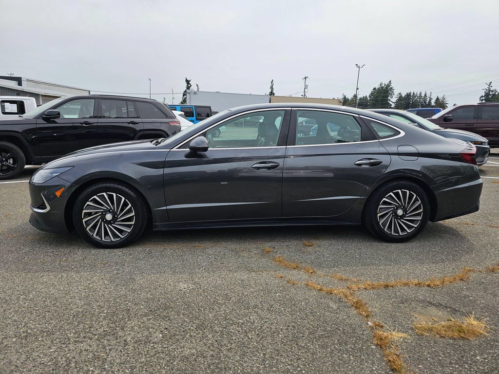 Used 2022 Hyundai Sonata Limited w/ Cargo Package FWD image 4