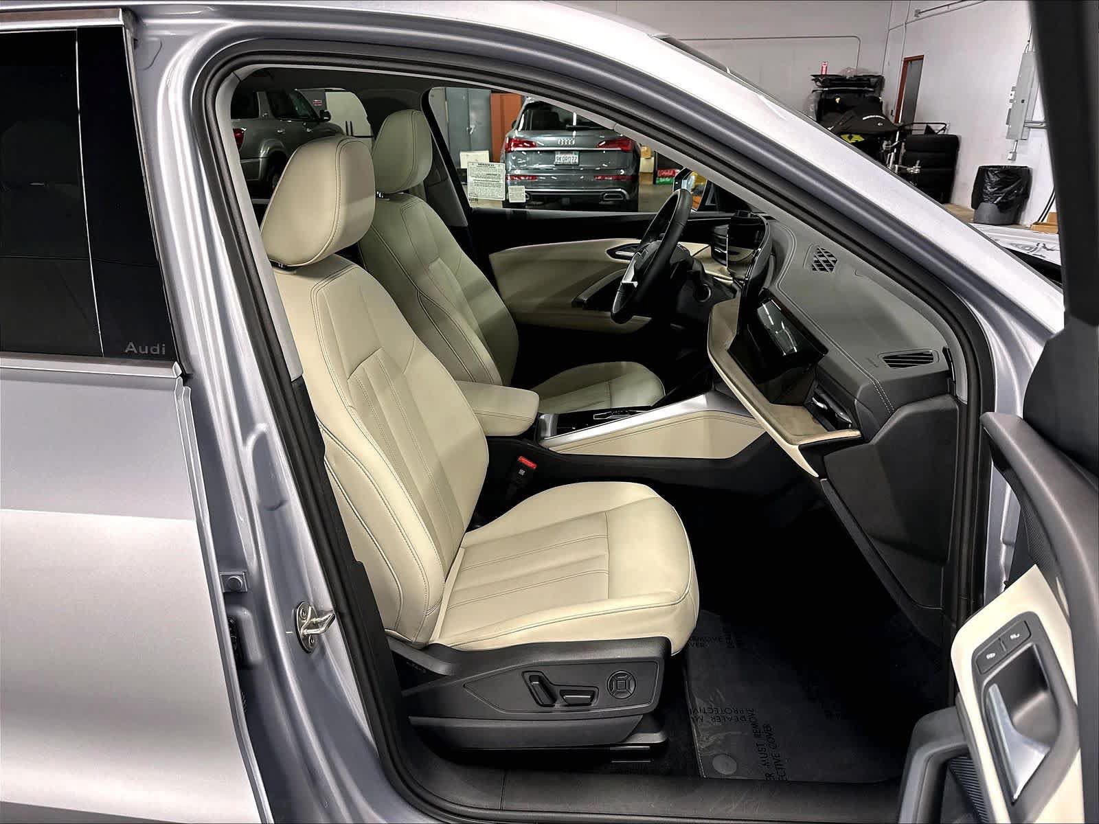 Used 2025 Audi Q5 Premium Plus AWD/4WD image 11